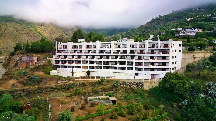 Carataunas. Rustic style apartment in Carataunas