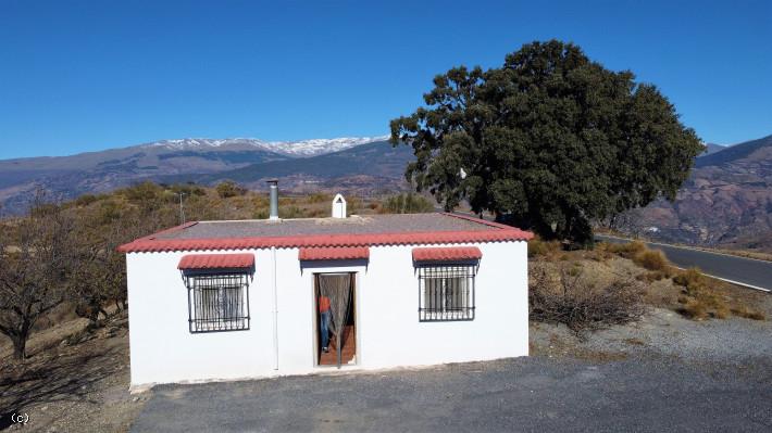 Torvizcon. Cortijo in exposed location with wonderful views