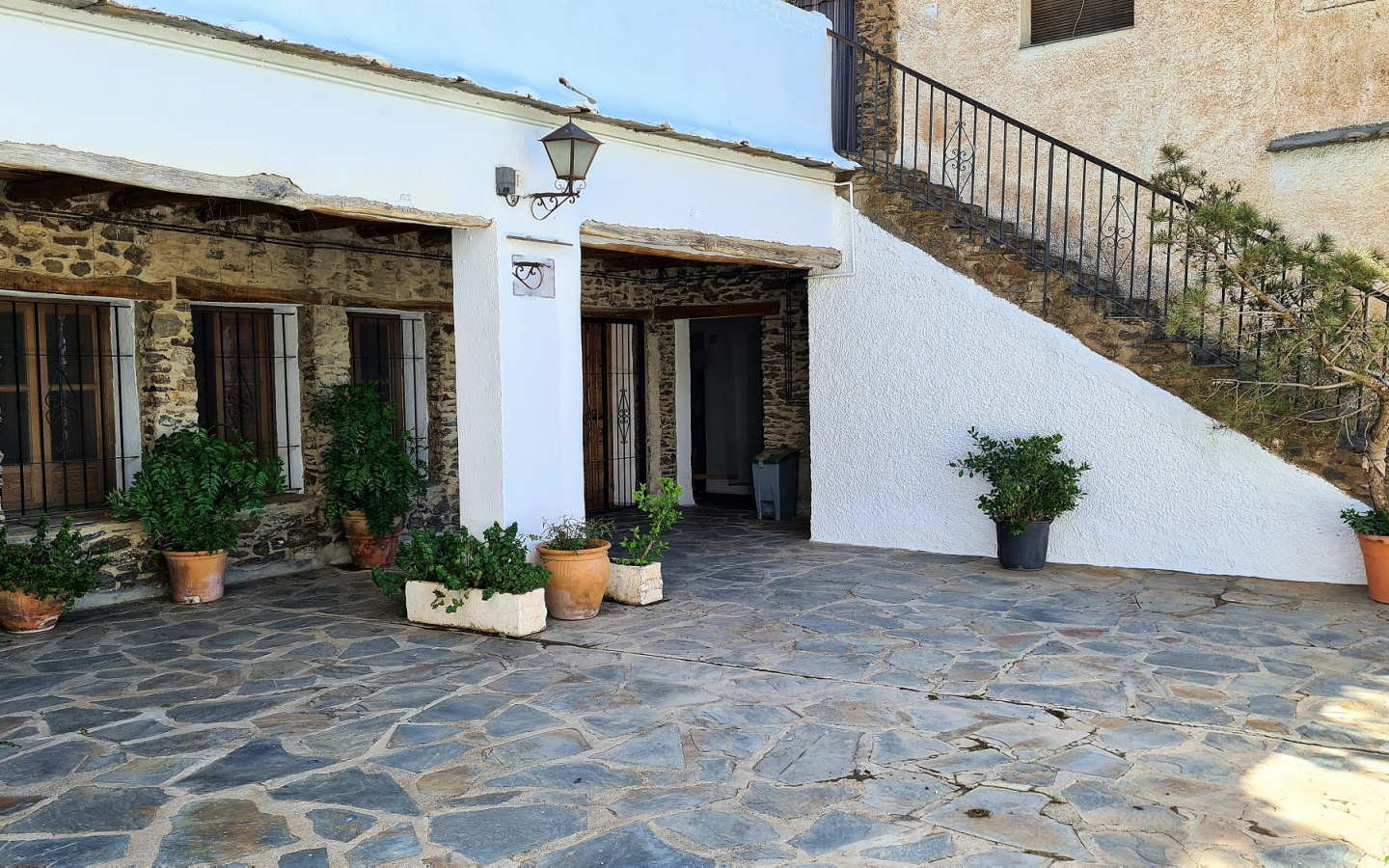 Bubion. Rustic Style Apartment with terrace