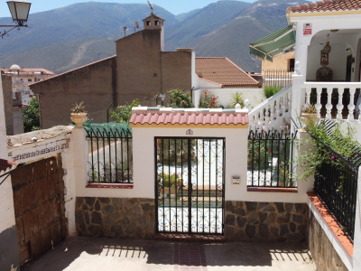 0358,  Orgiva. Village house in one level with patio