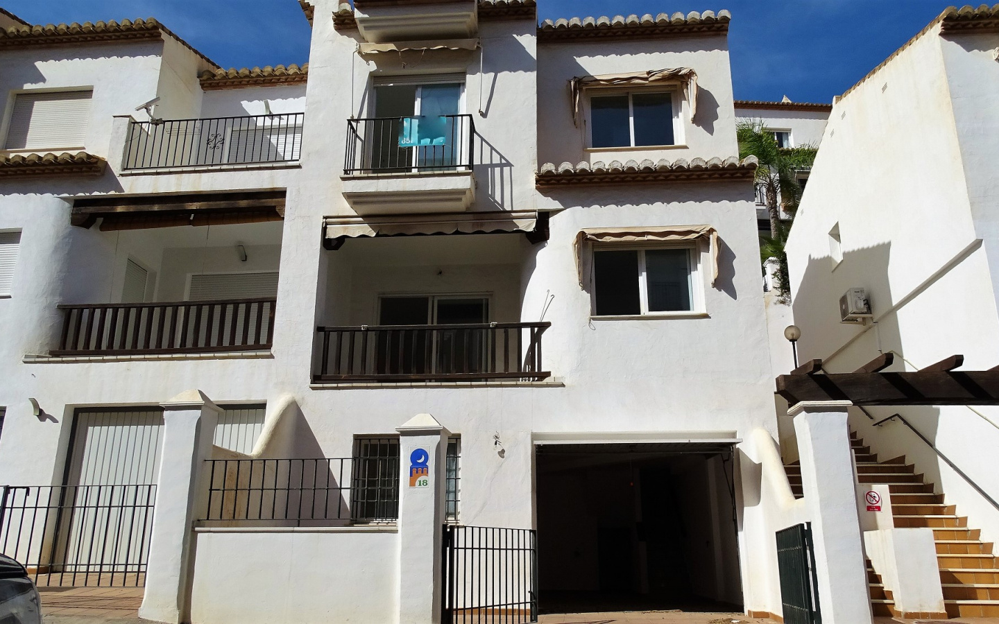 Marina del Este. Terraced three bedroom house