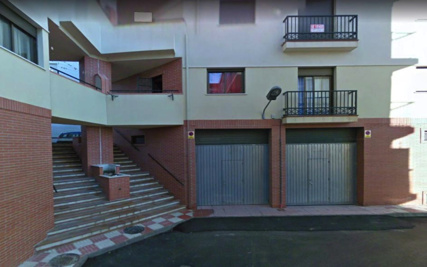 Orgiva. Grarage 22m2.
