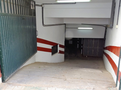 G006, Salobreña. Garage en Calle Labradores