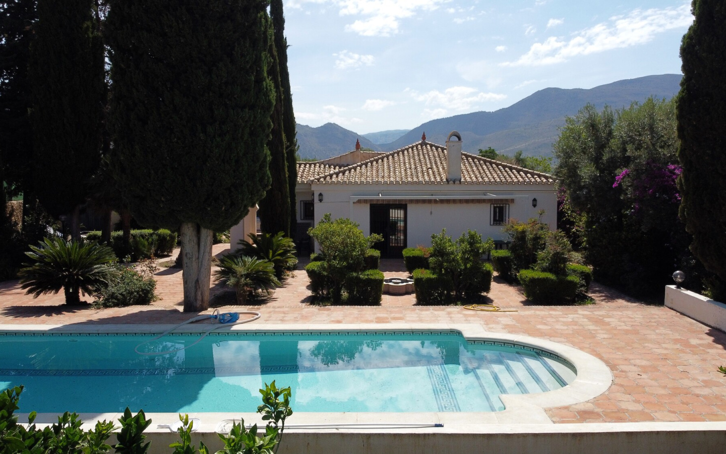 Orgiva. Three Bedroom cortijo with pool