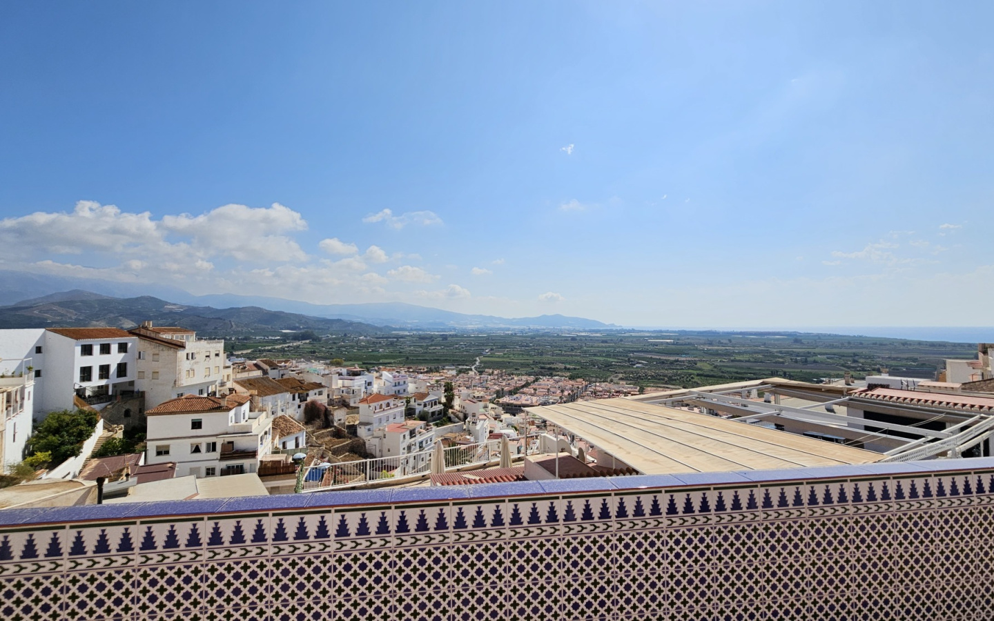 Salobreña. Building with two apartments, garage and large terrace.