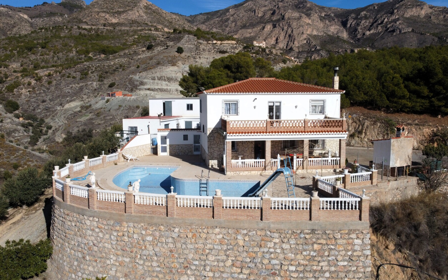 Molvizar. Beautiful farmhouse with seven bedrooms with pool