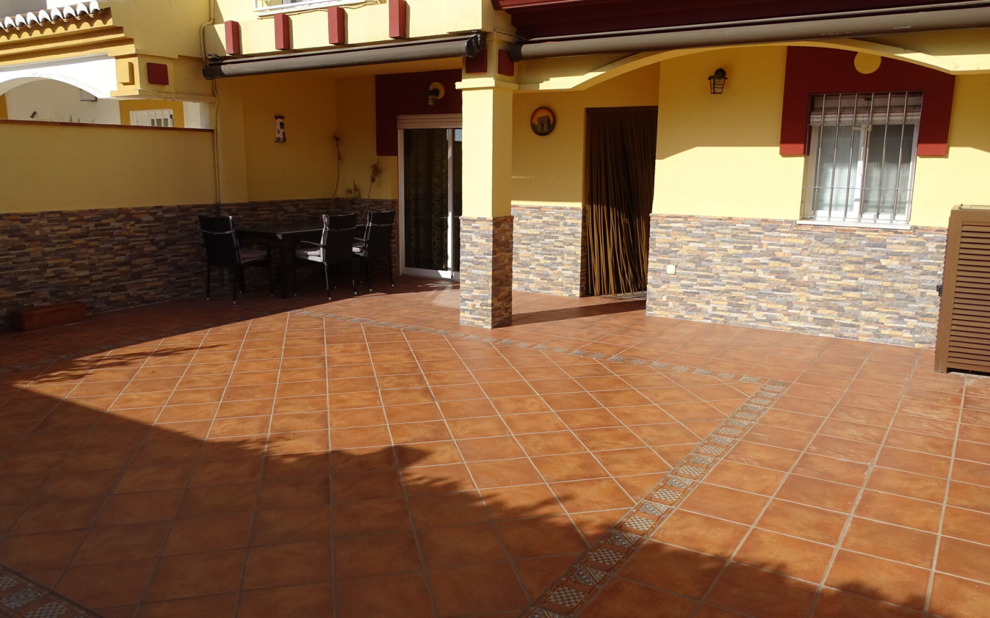 Carchuna. Beach house with three bedrooms, garage and barbecue area