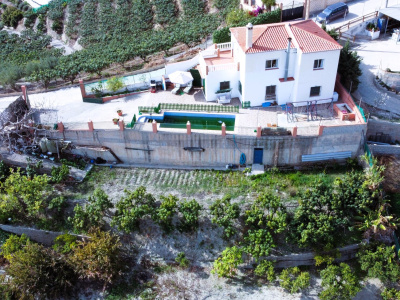 0495, Salobreña. Two-story farmhouse with three bedrooms and pool