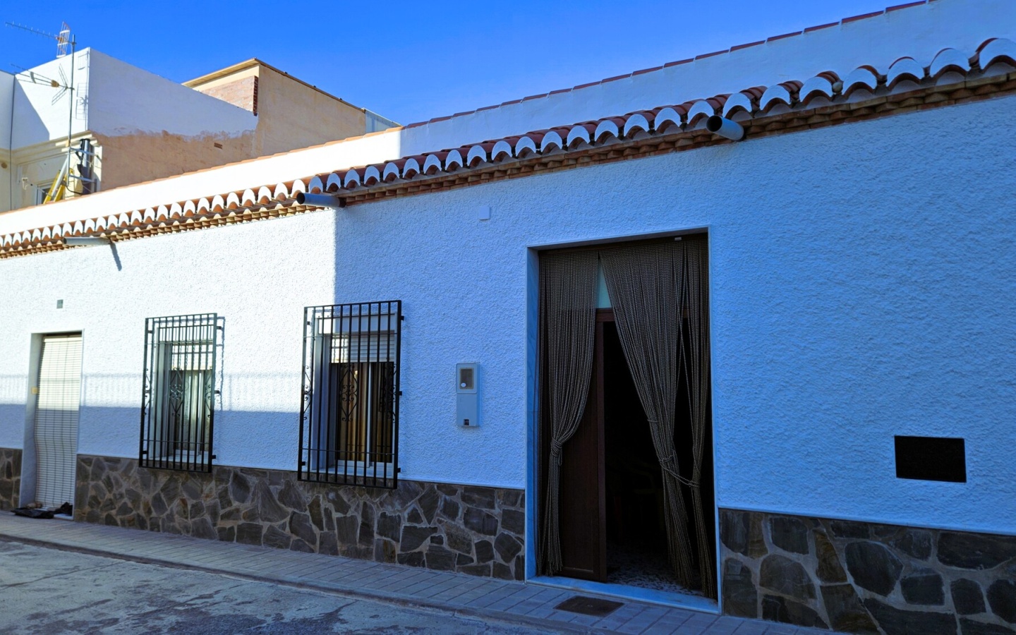 Motril. Five Bedrooms Town House