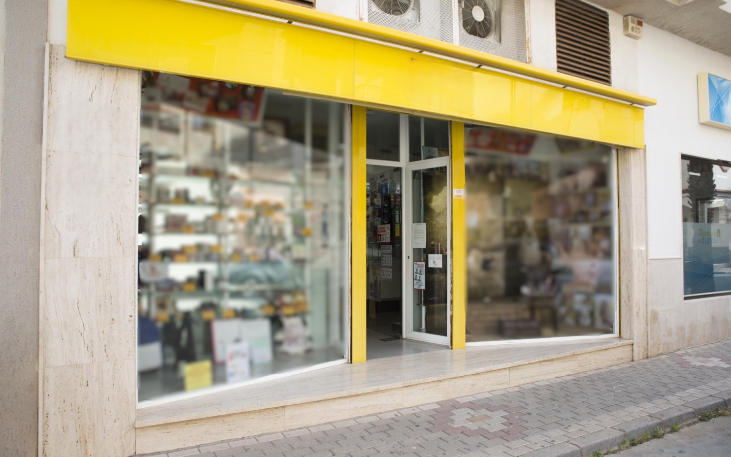 Salobreña. Commercial premises