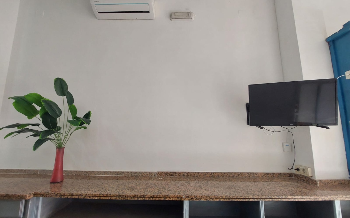 WhatsApp Image 2025-10-07 at 12.02.27 (2) WhatsApp Image 2025-10-07 at 12.02.27 (2)