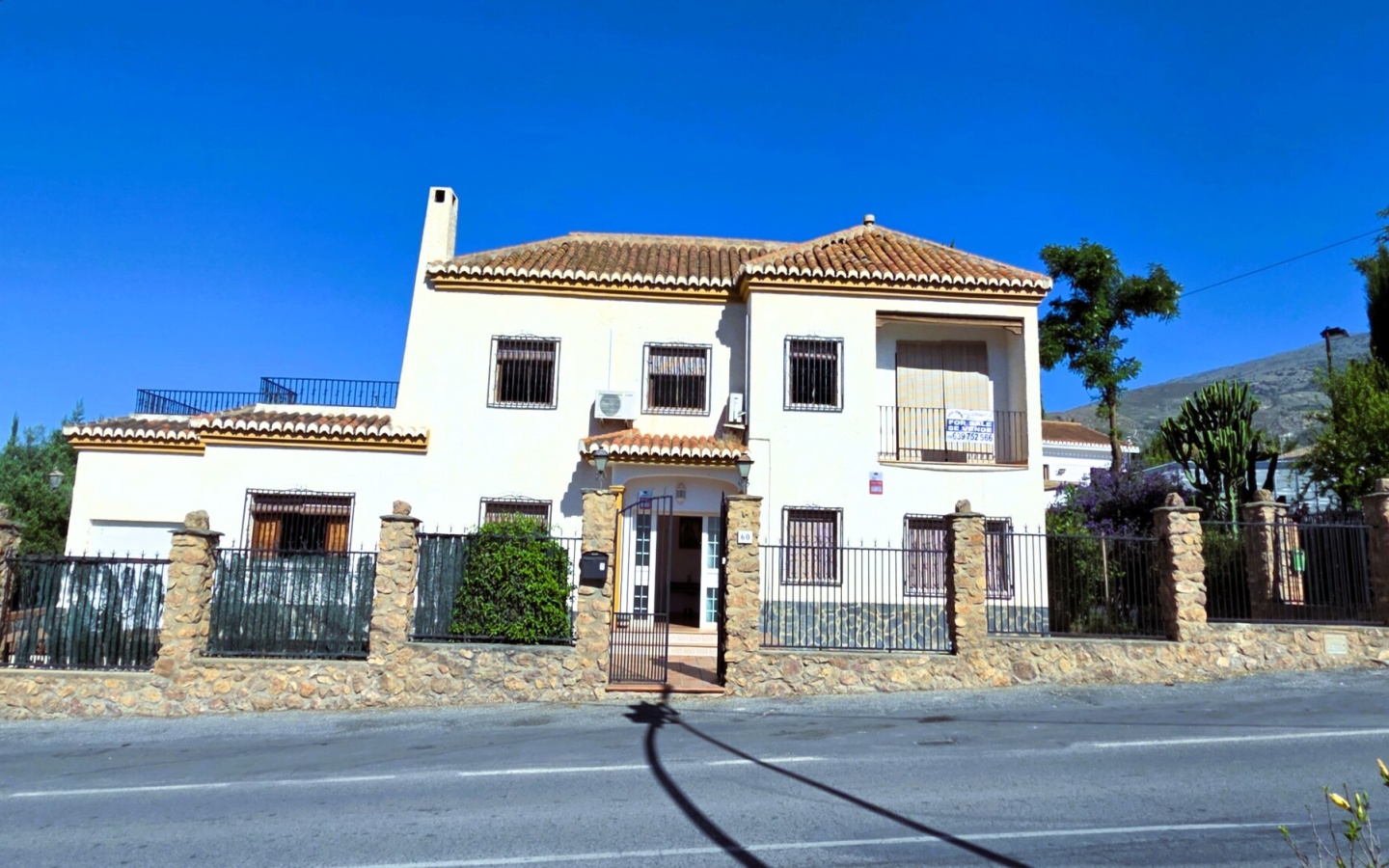 Orgiva. Seven Bedroom House With Pool