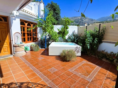 0690, Orgiva. Six Bedroom  House and Studio
