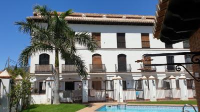 0144, Velez de Benaudalla. Duplex apartment with Fabulous Views