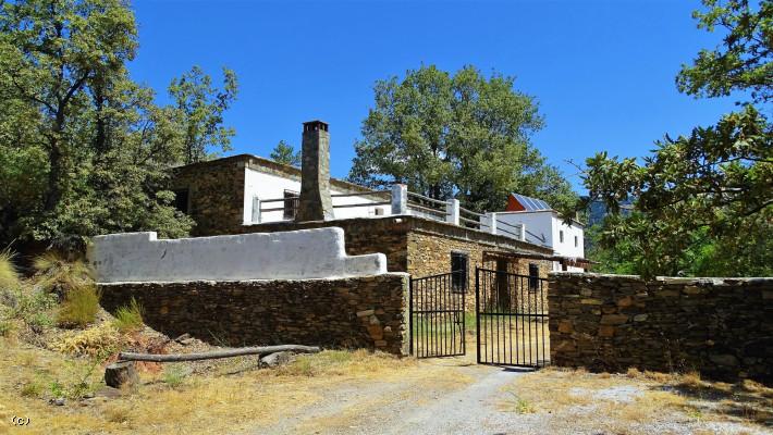 Cañar. Two Cortijos and Land